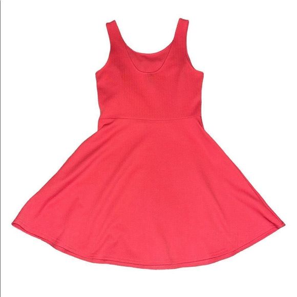 𝅺divided H&M Coral dress with plunge opening on back size 8 - Picture 2 of 6